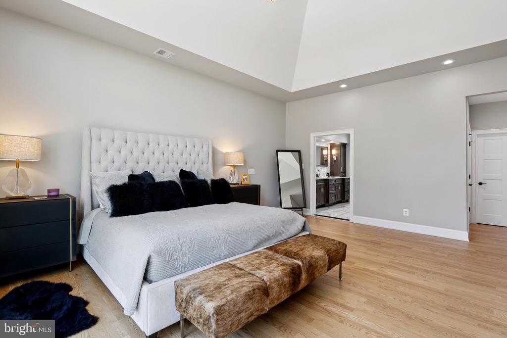 2 CEDAR LANE