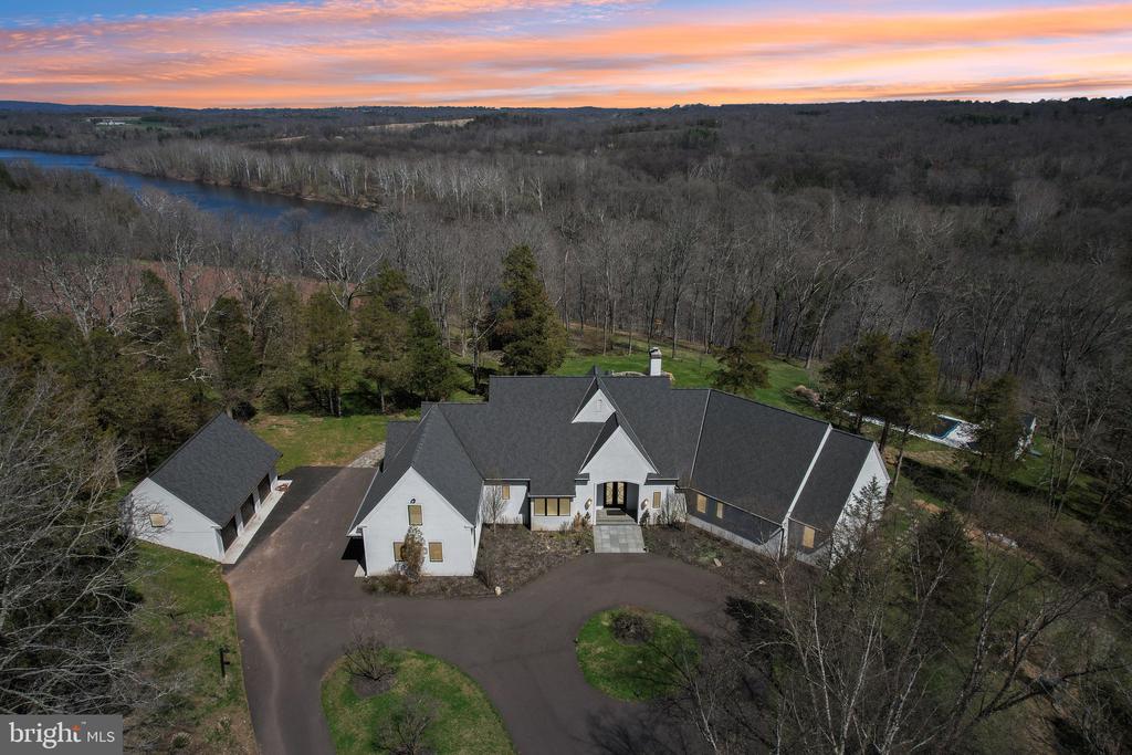 2 CEDAR LANE