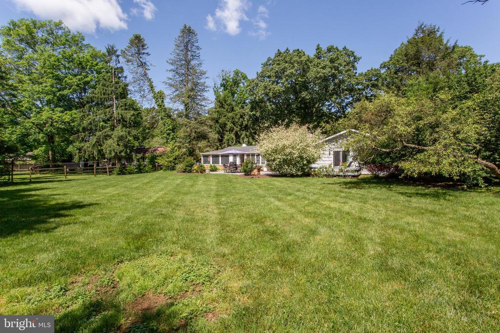67 TOWNVIEW DRIVE