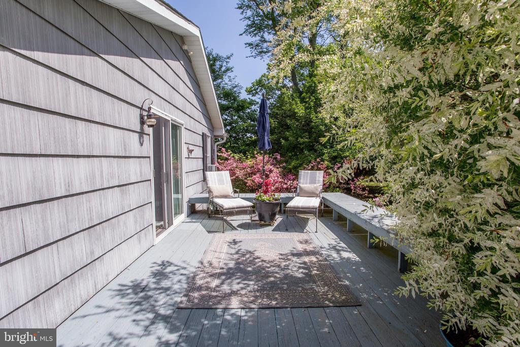 67 TOWNVIEW DRIVE