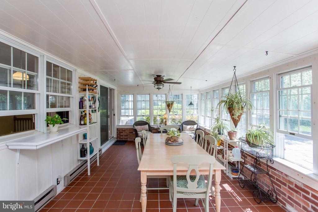 67 TOWNVIEW DRIVE