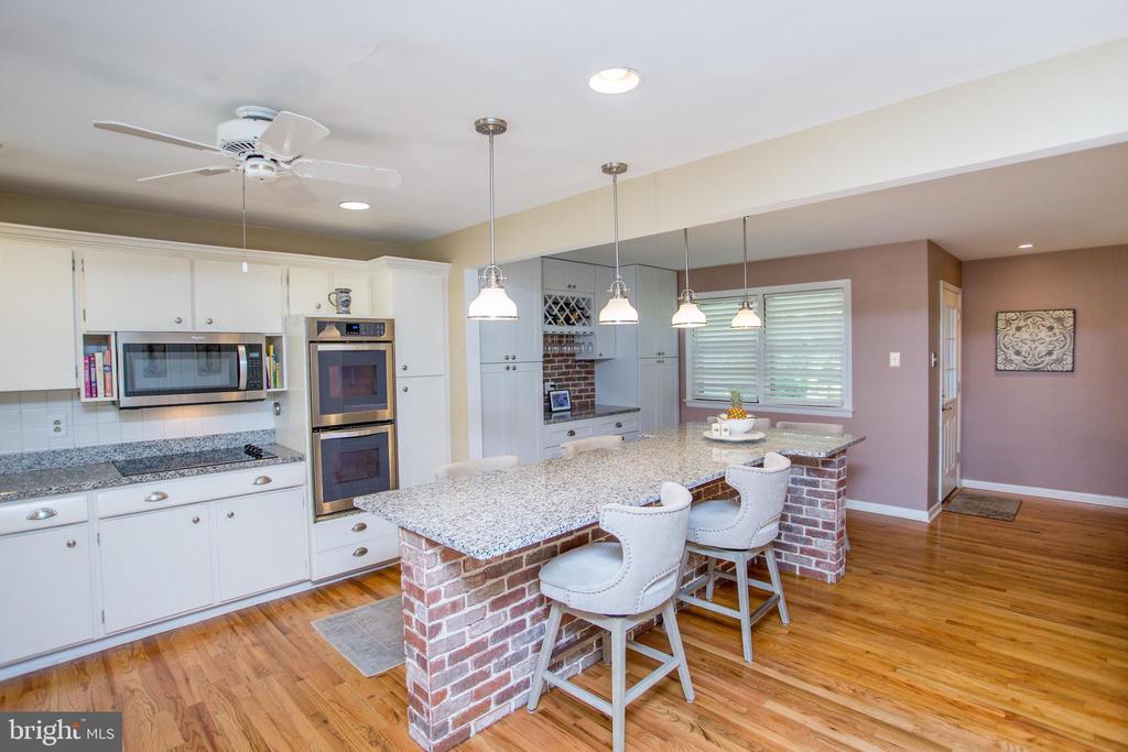 67 TOWNVIEW DRIVE
