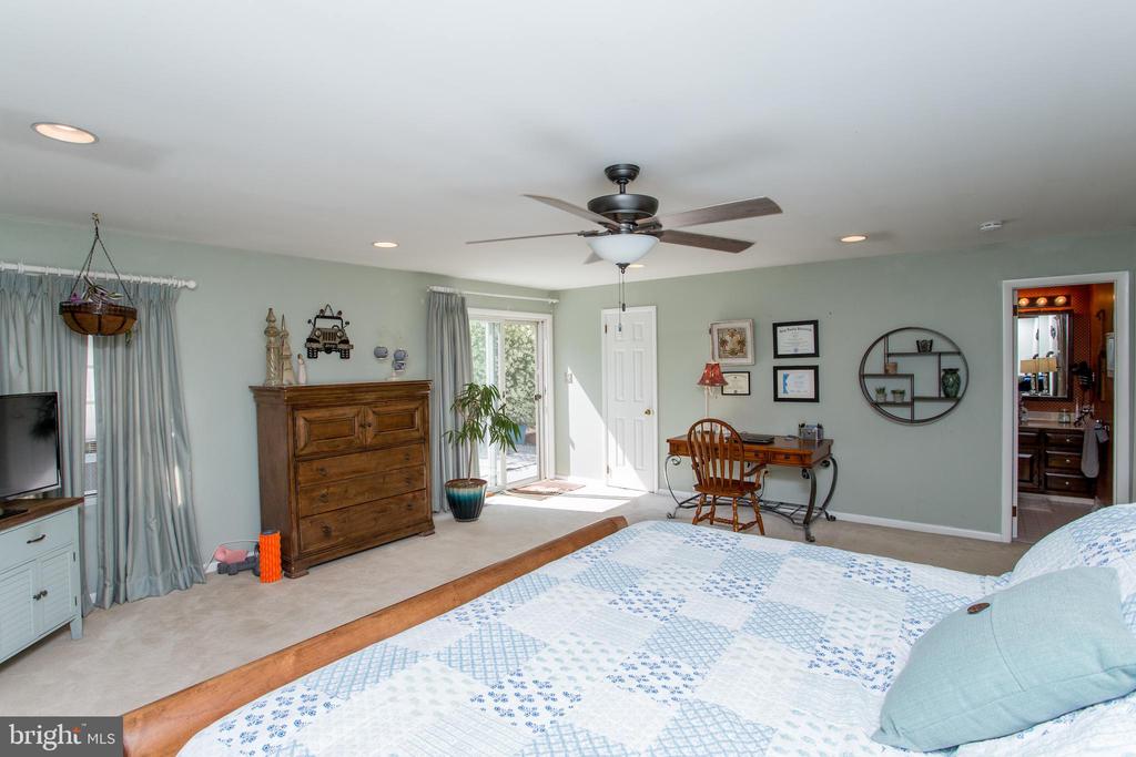 67 TOWNVIEW DRIVE