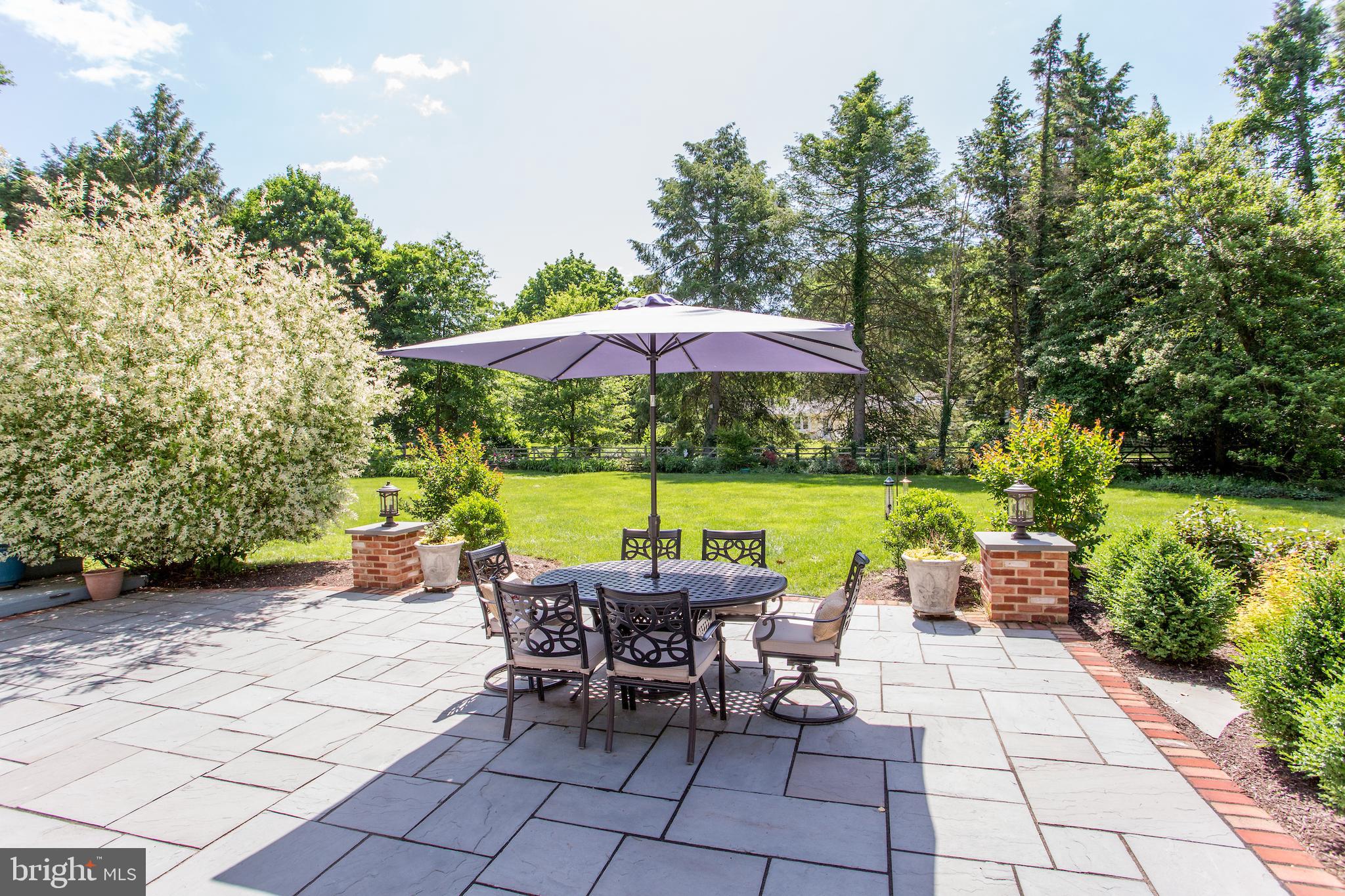 67 TOWNVIEW DRIVE