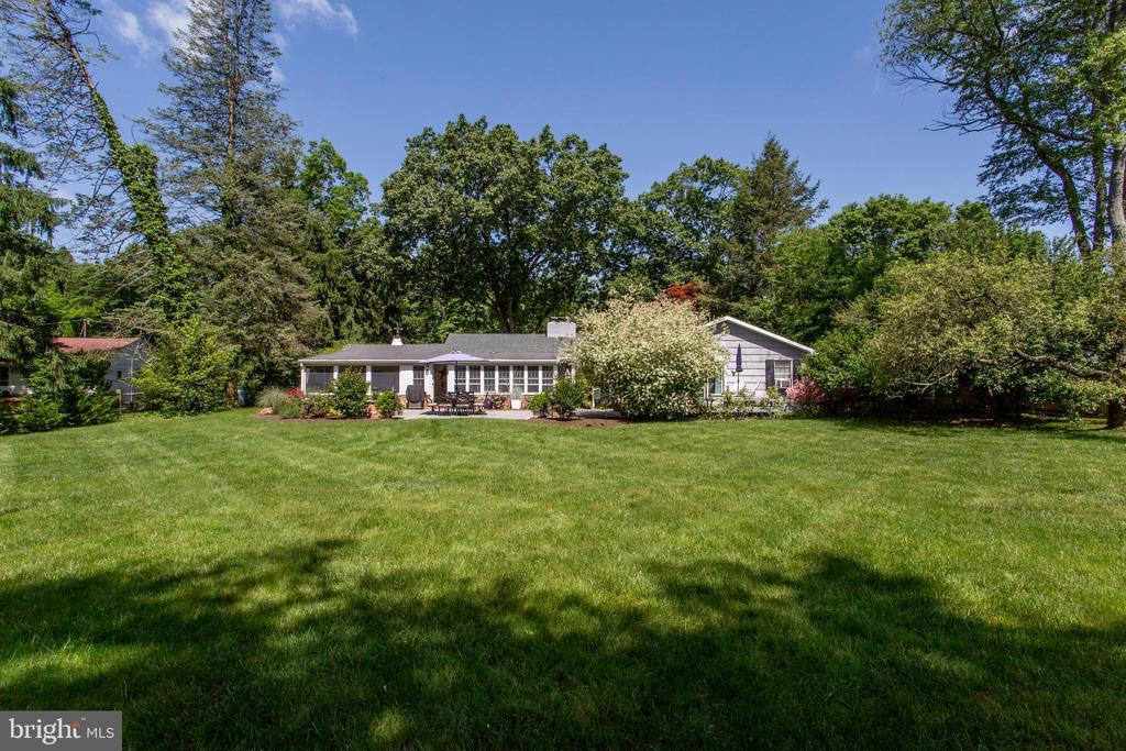 67 TOWNVIEW DRIVE