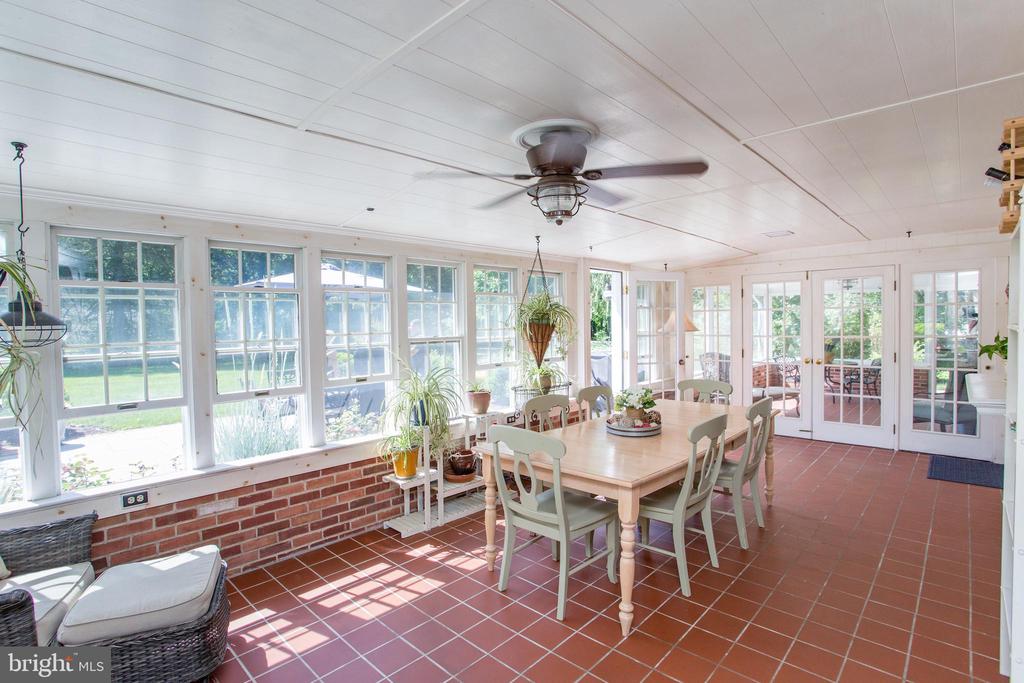 67 TOWNVIEW DRIVE