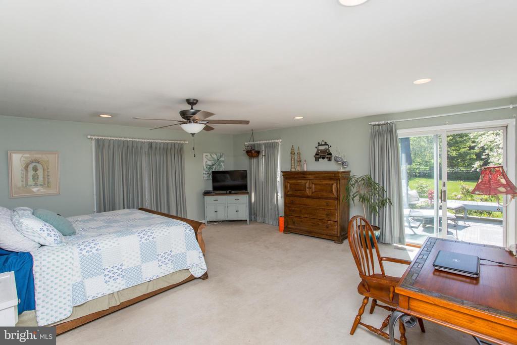 67 TOWNVIEW DRIVE