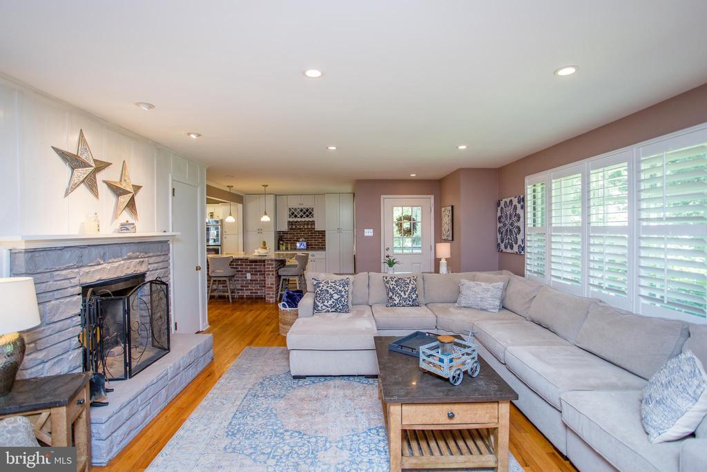 67 TOWNVIEW DRIVE