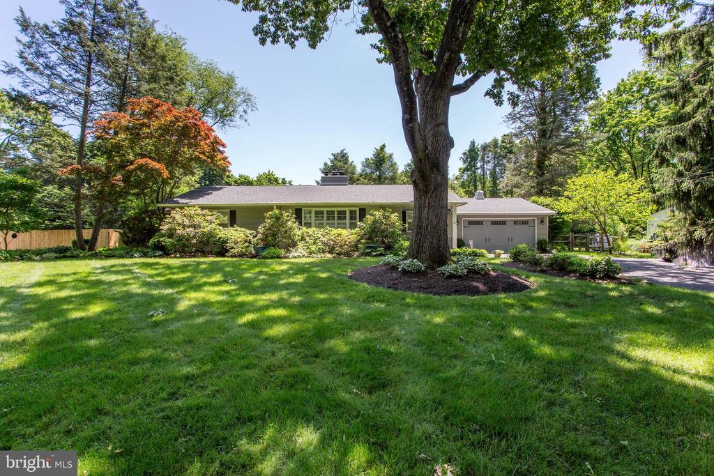 67 TOWNVIEW DRIVE