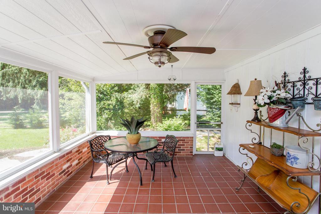 67 TOWNVIEW DRIVE