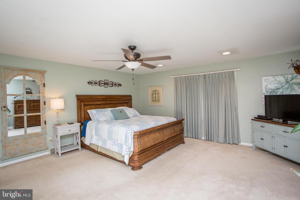 67 TOWNVIEW DRIVE