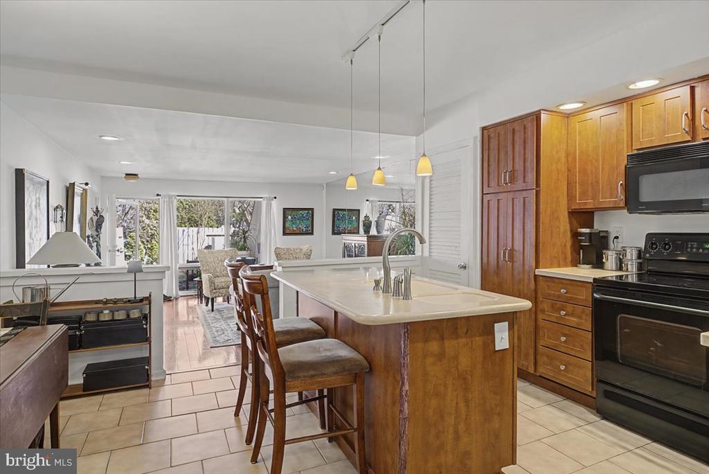 28 RIVERHILL WAY A