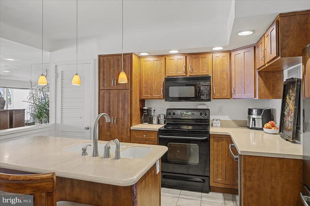 28 RIVERHILL WAY A