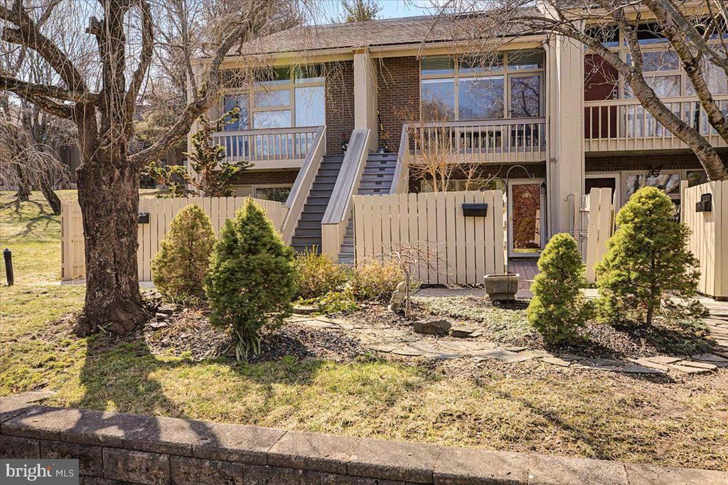 28 RIVERHILL WAY A