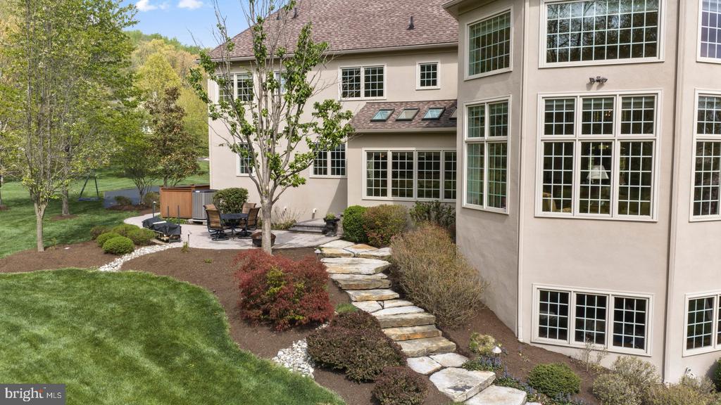 203 WECKS POND