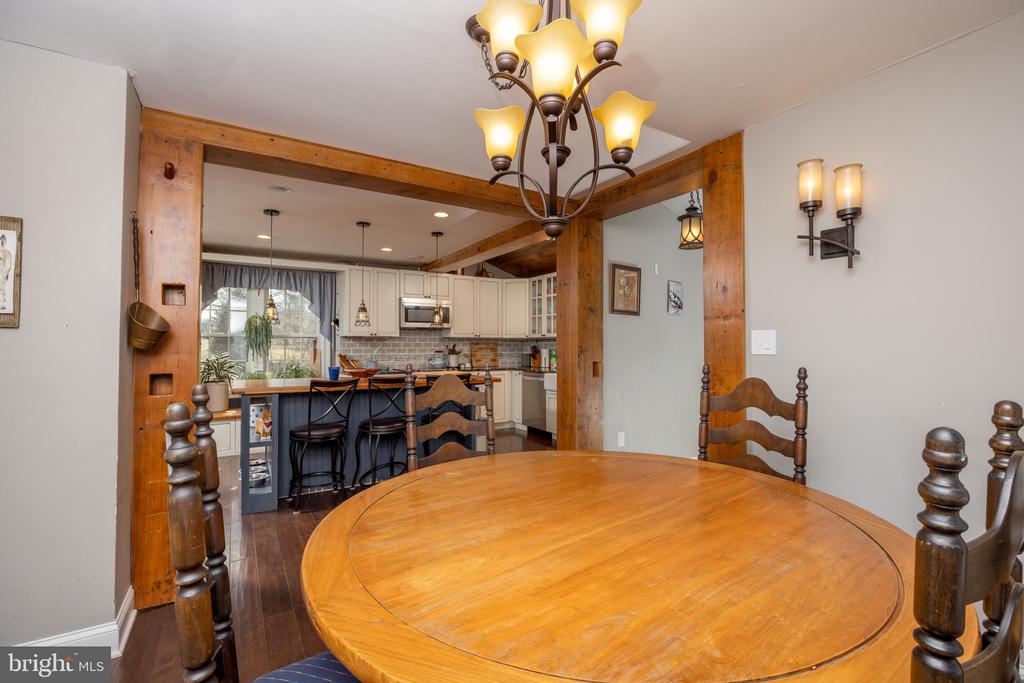 1684 CHESTNUT RIDGE ROAD