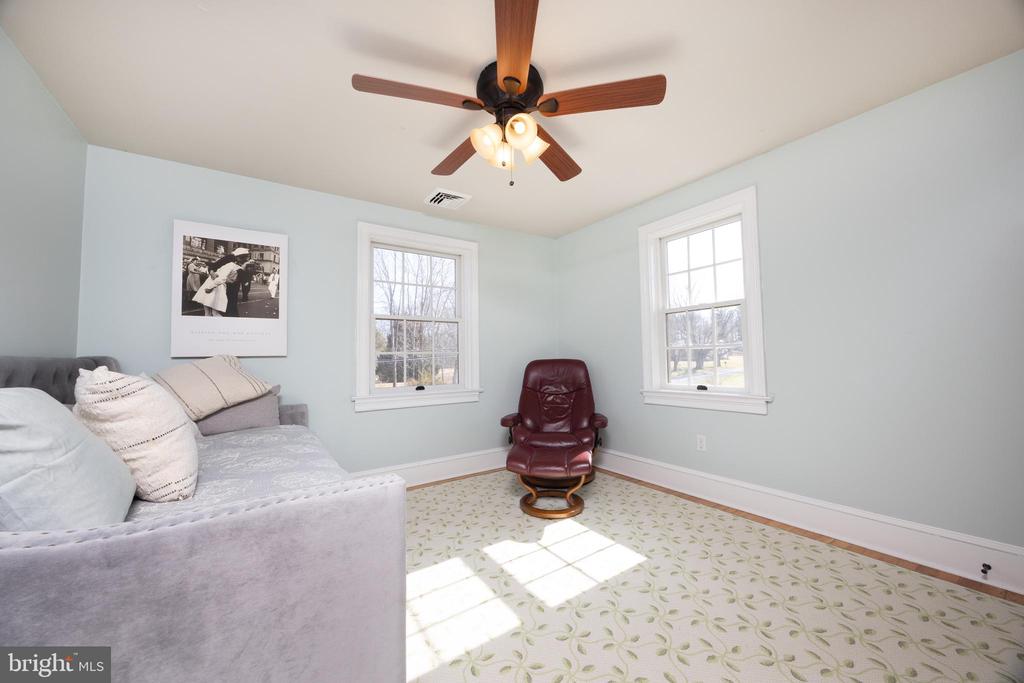 1684 CHESTNUT RIDGE ROAD