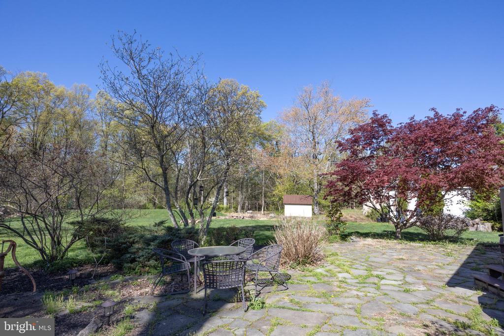1684 CHESTNUT RIDGE ROAD