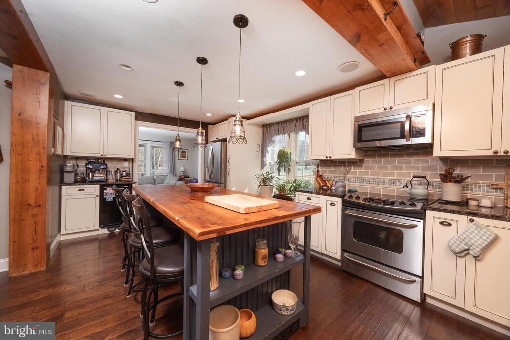 1684 CHESTNUT RIDGE ROAD
