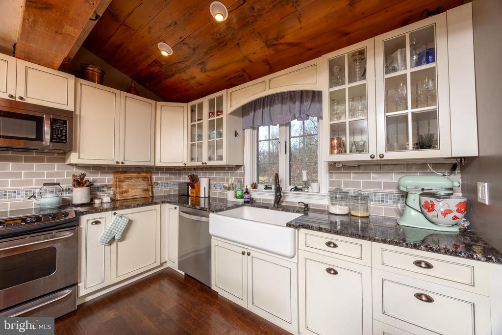 1684 CHESTNUT RIDGE ROAD
