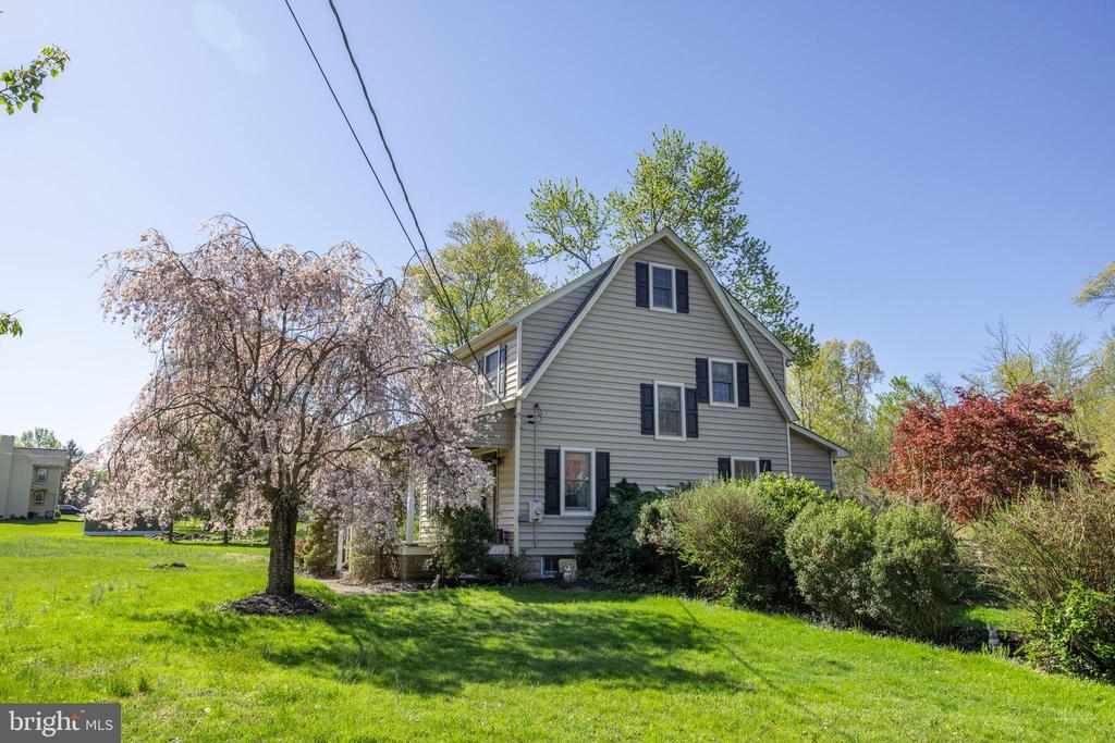 1684 CHESTNUT RIDGE ROAD