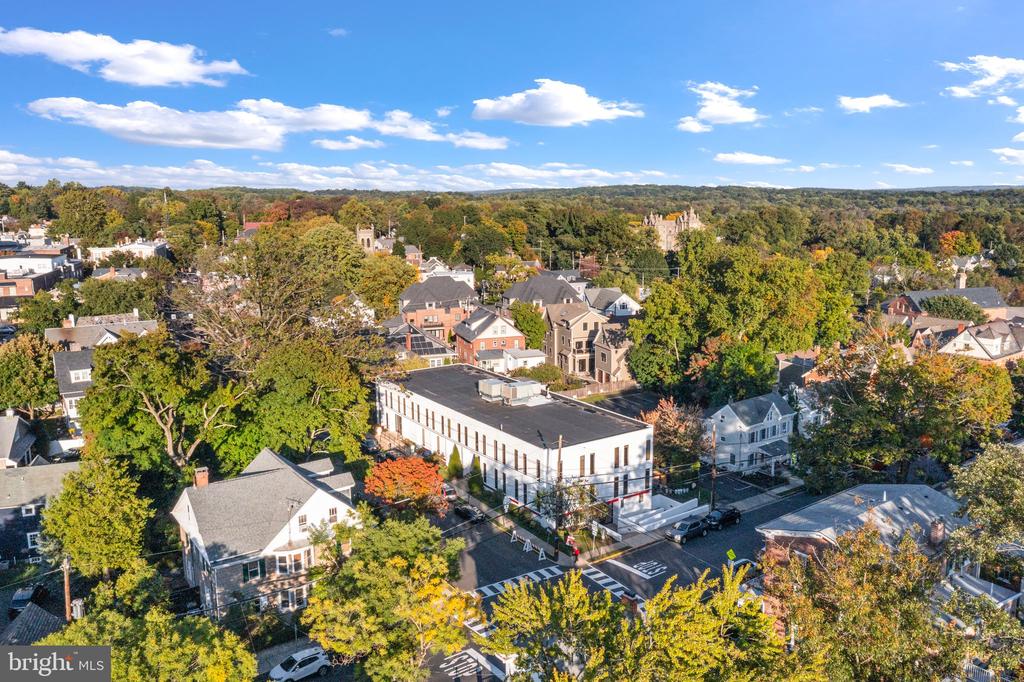 70 W OAKLAND AVENUE Unit: 312