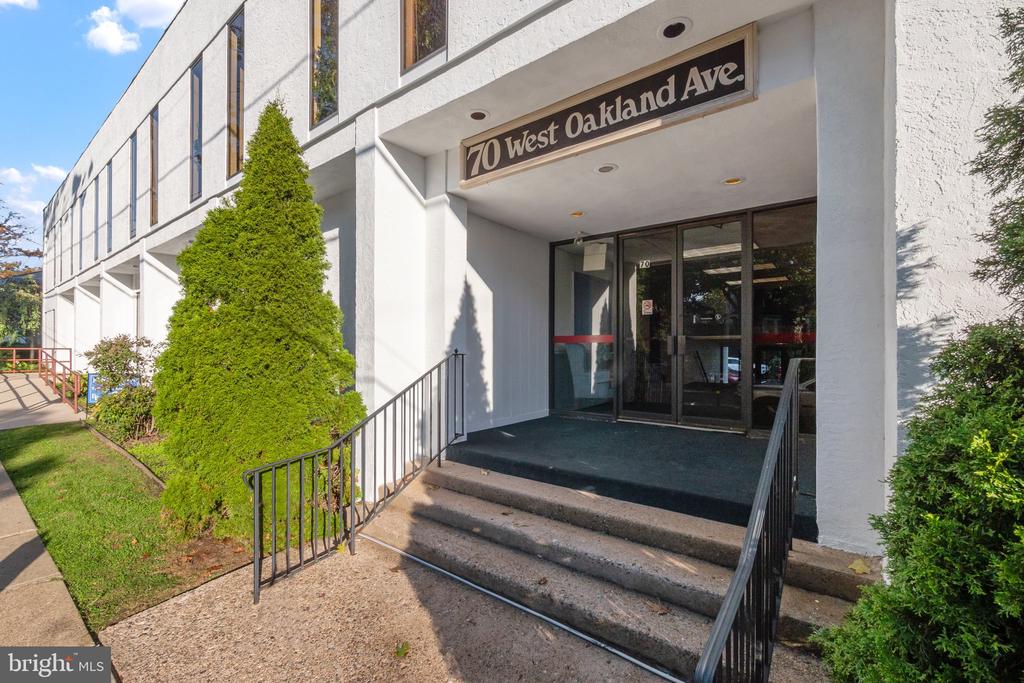 70 W OAKLAND AVENUE Unit: 312