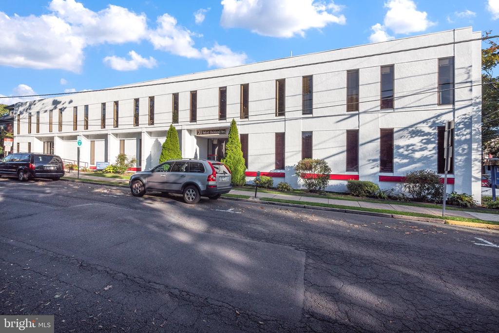 70 W OAKLAND AVENUE Unit: 312