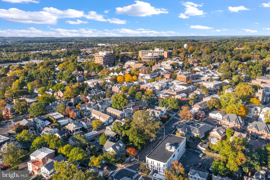 70 W OAKLAND AVENUE Unit: 312