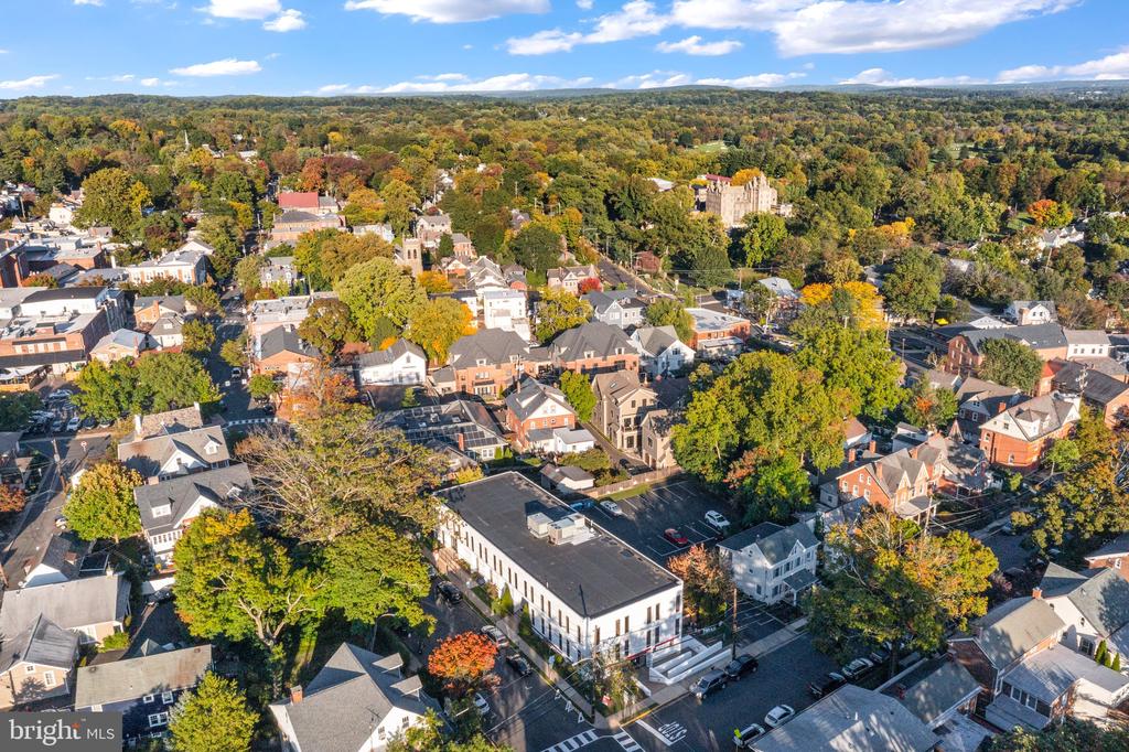 70 W OAKLAND AVENUE Unit: 312