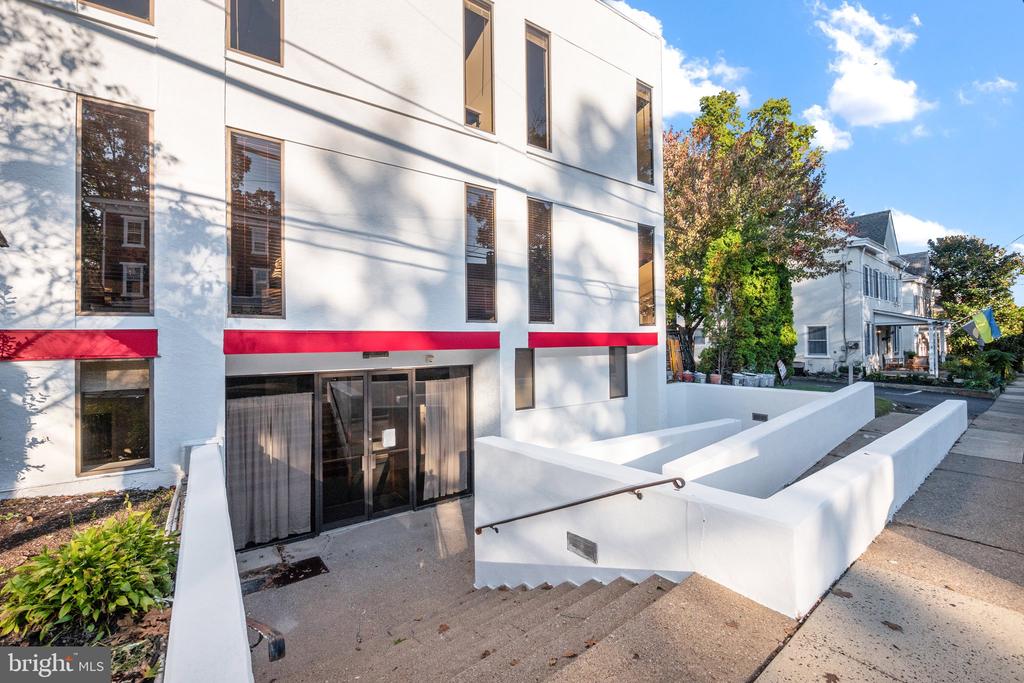70 W OAKLAND AVENUE Unit: 312