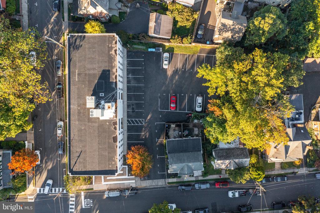 70 W OAKLAND AVENUE Unit: 312
