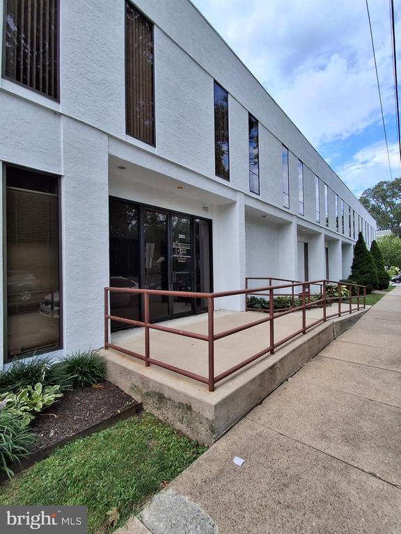 70 W OAKLAND AVENUE Unit: 312