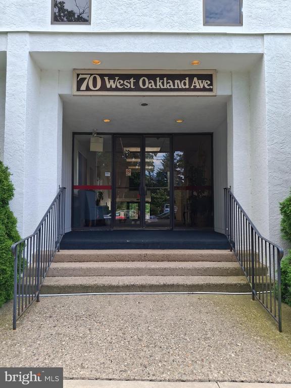 70 W OAKLAND AVENUE Unit: 312