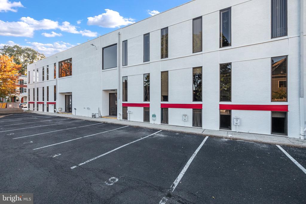 70 W OAKLAND AVENUE Unit: 312