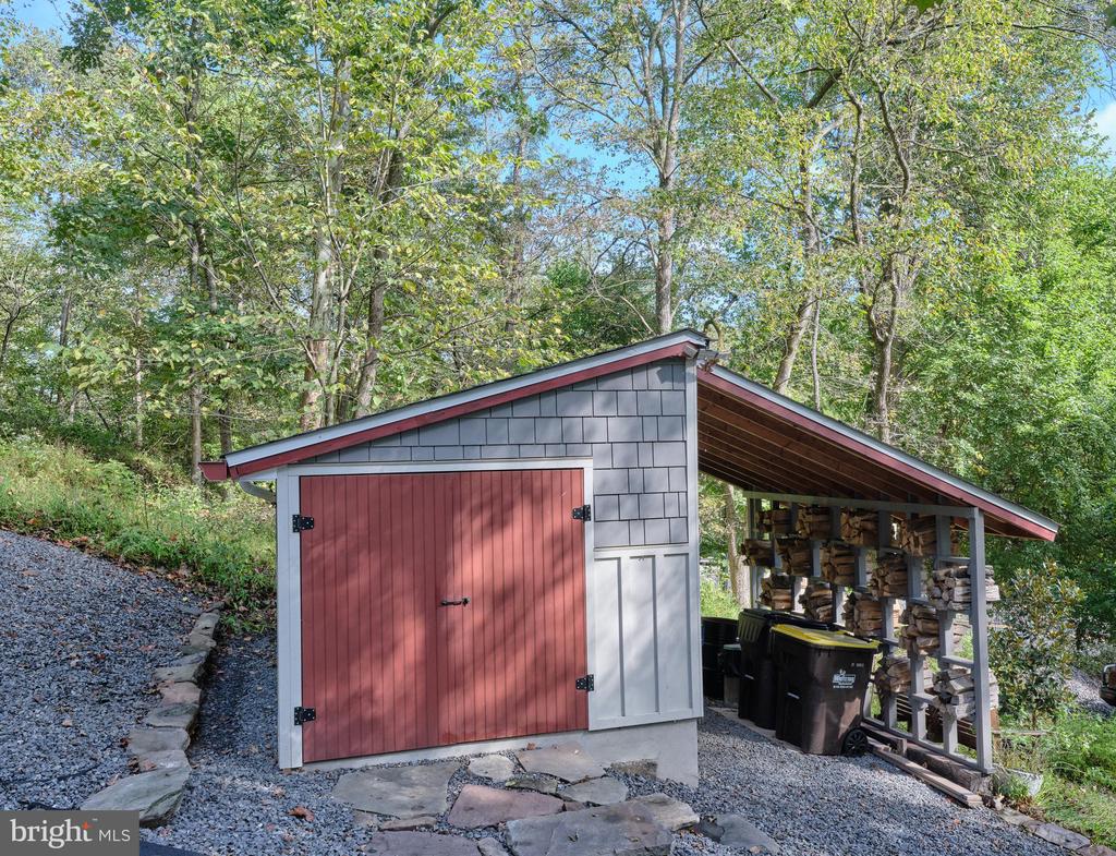 927 TAYLORSVILLE ROAD