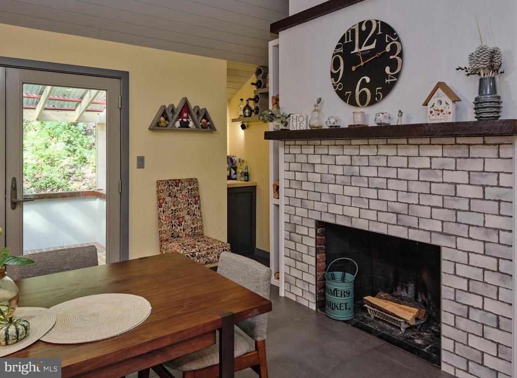 927 TAYLORSVILLE ROAD
