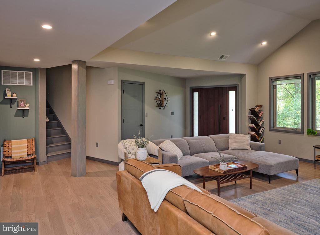927 TAYLORSVILLE ROAD