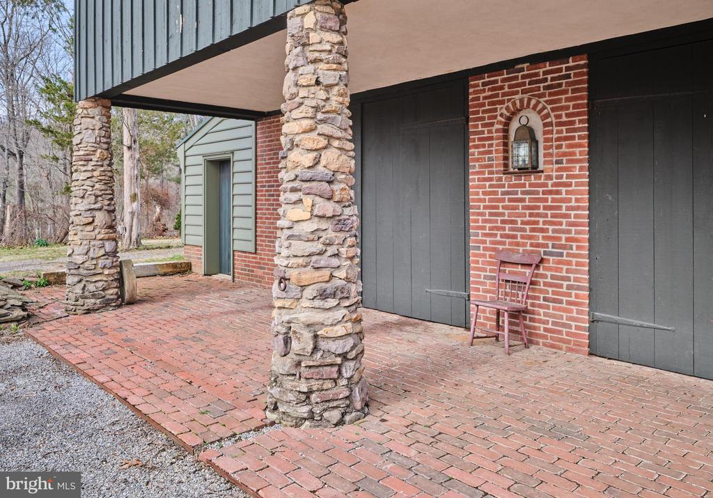 6049 PIDCOCK CREEK ROAD