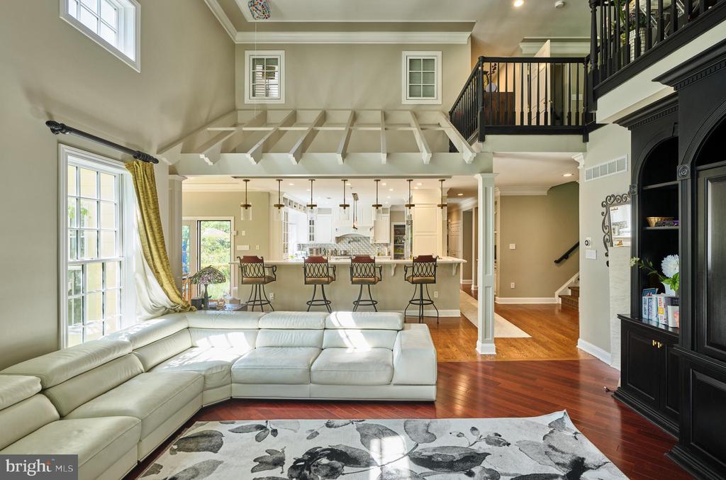 5765 VALLEY STREAM DRIVE