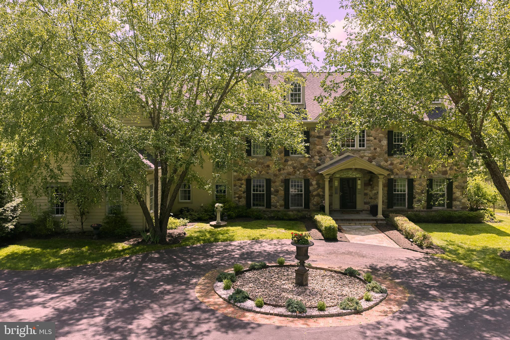 5765 VALLEY STREAM DRIVE
