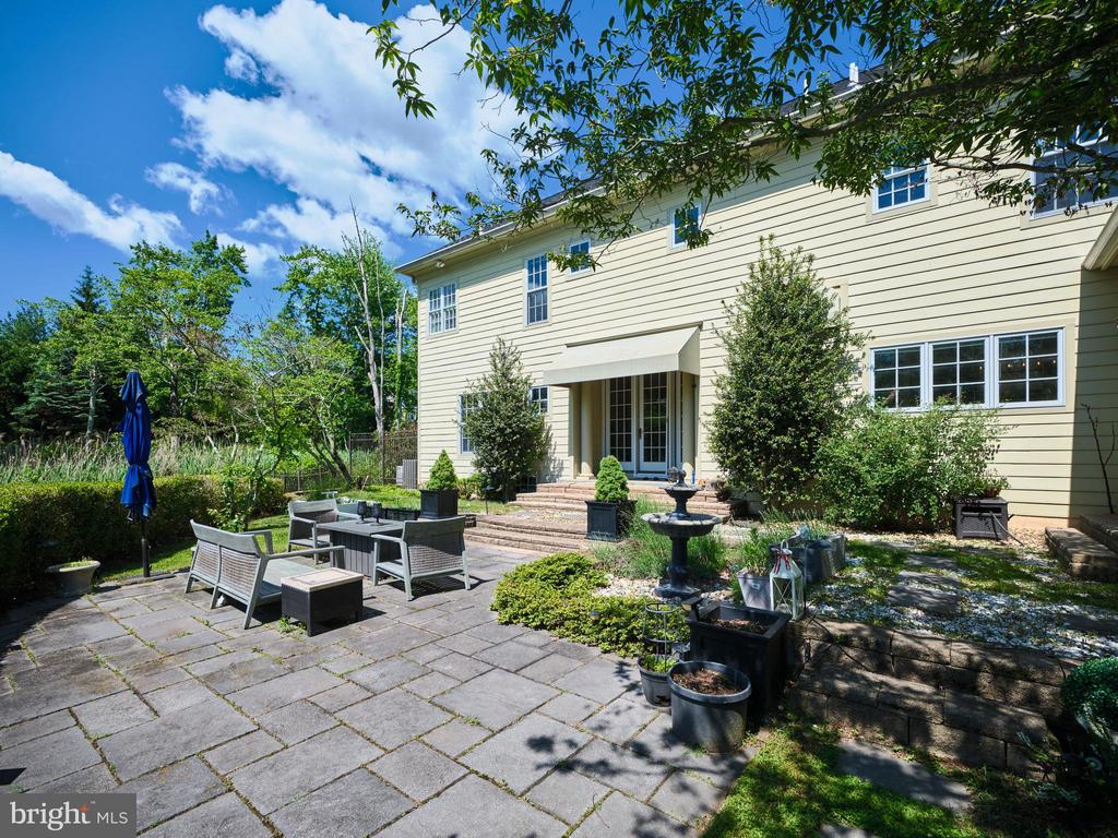 5765 VALLEY STREAM DRIVE
