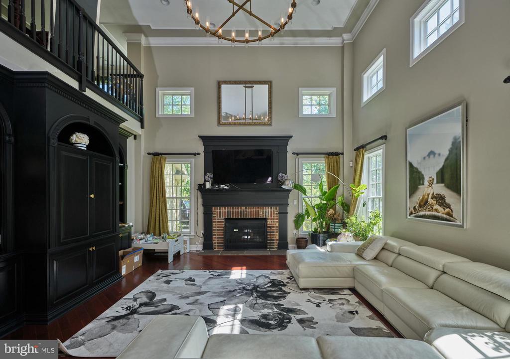 5765 VALLEY STREAM DRIVE