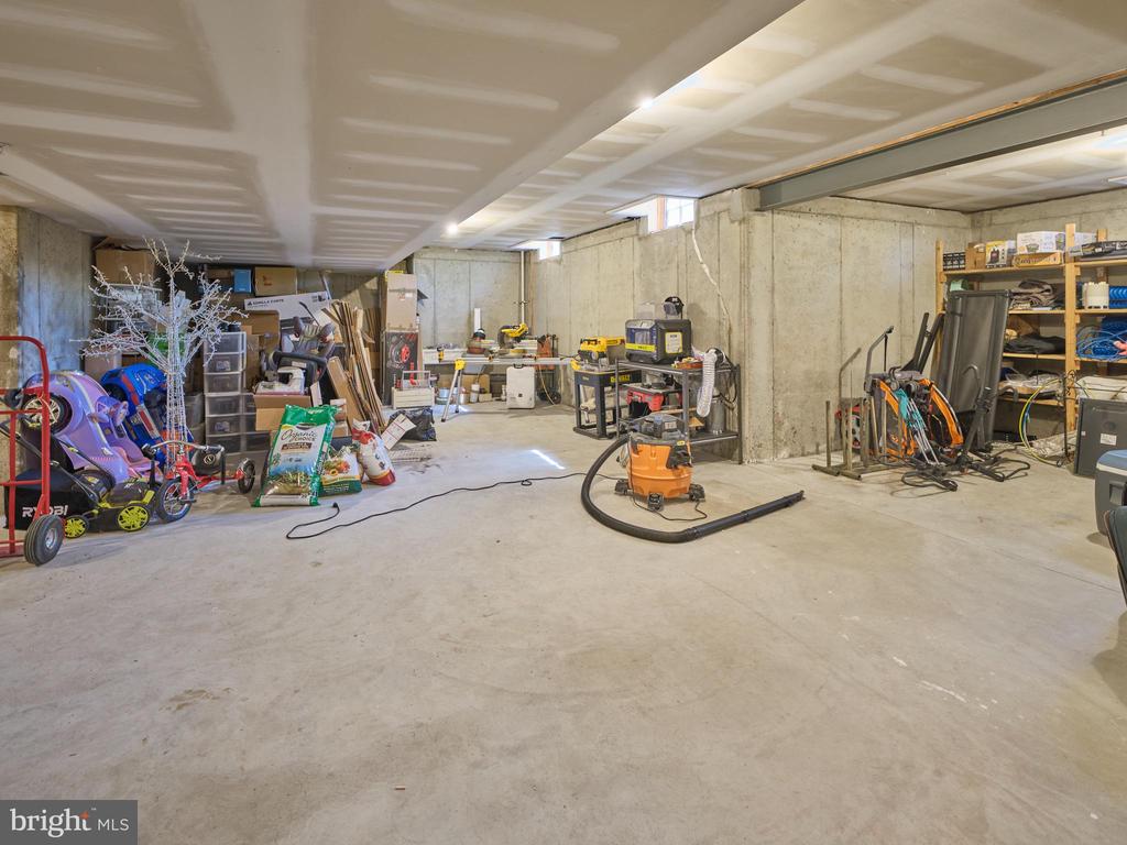 5765 VALLEY STREAM DRIVE