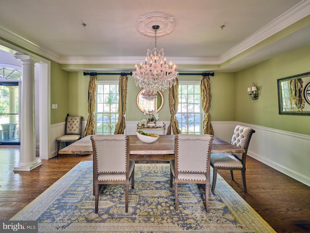 5765 VALLEY STREAM DRIVE