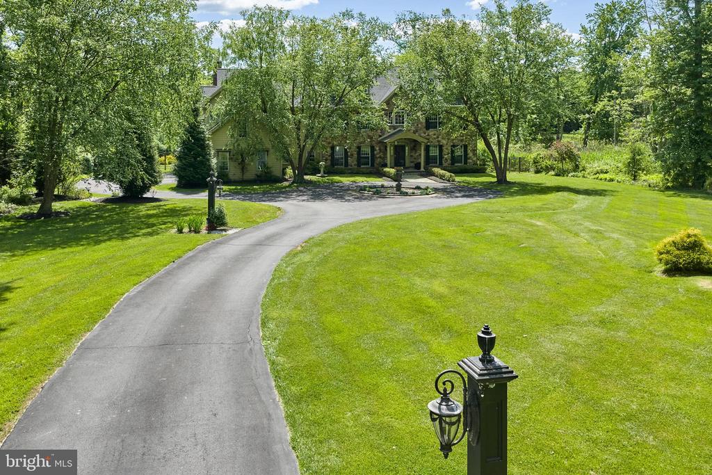 5765 VALLEY STREAM DRIVE