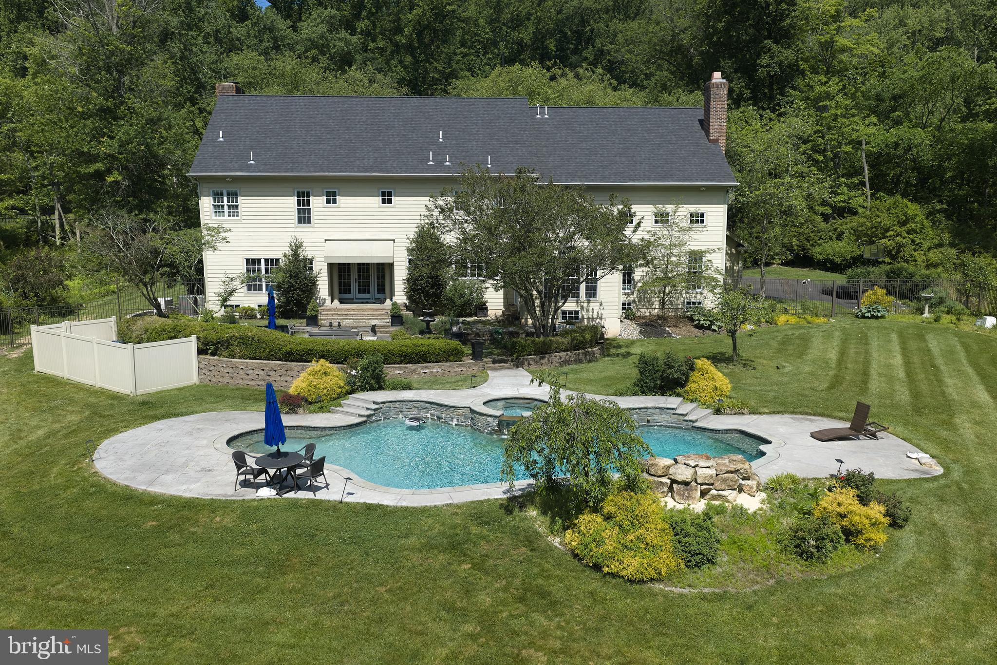 5765 VALLEY STREAM DRIVE