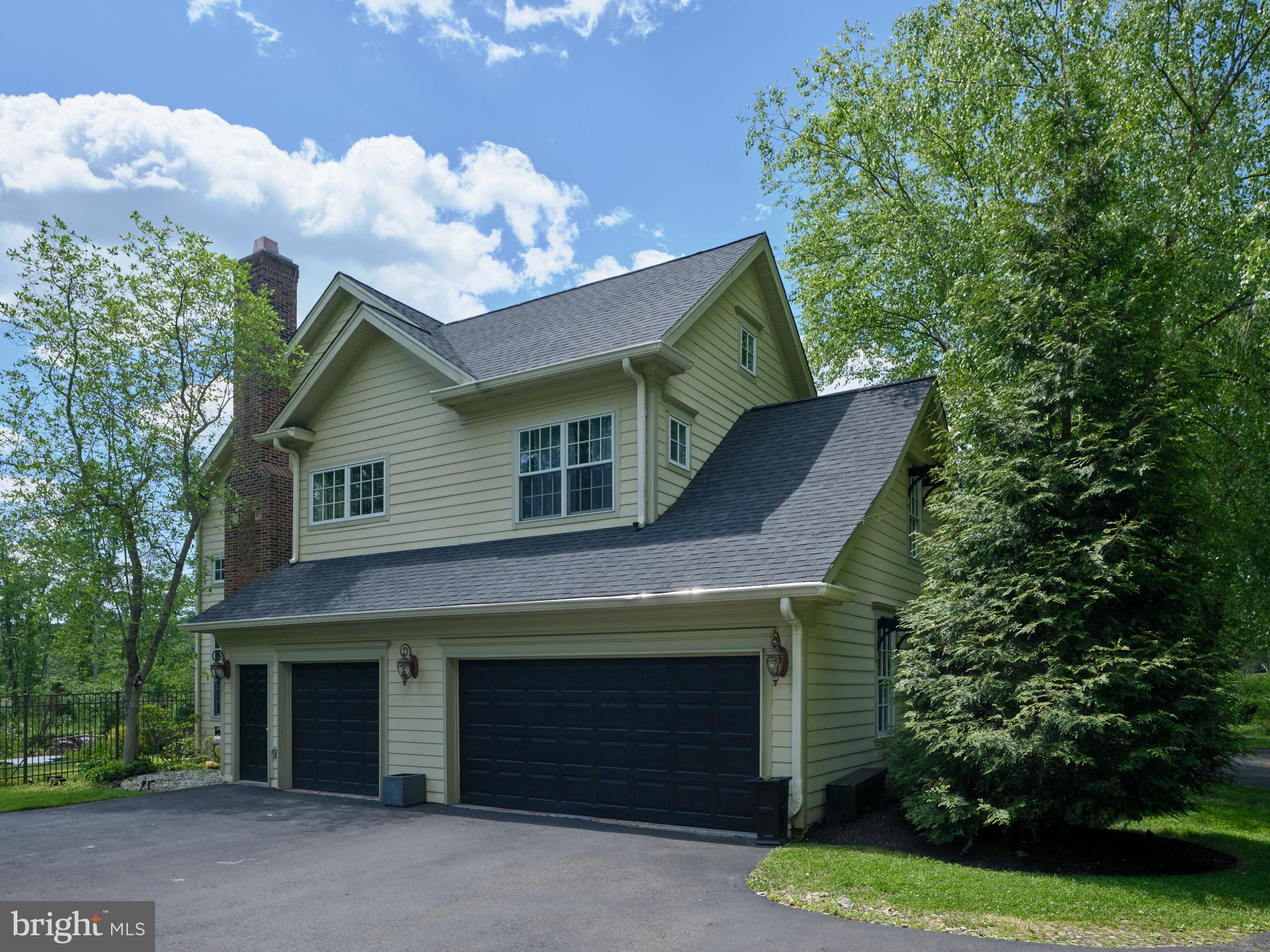 5765 VALLEY STREAM DRIVE
