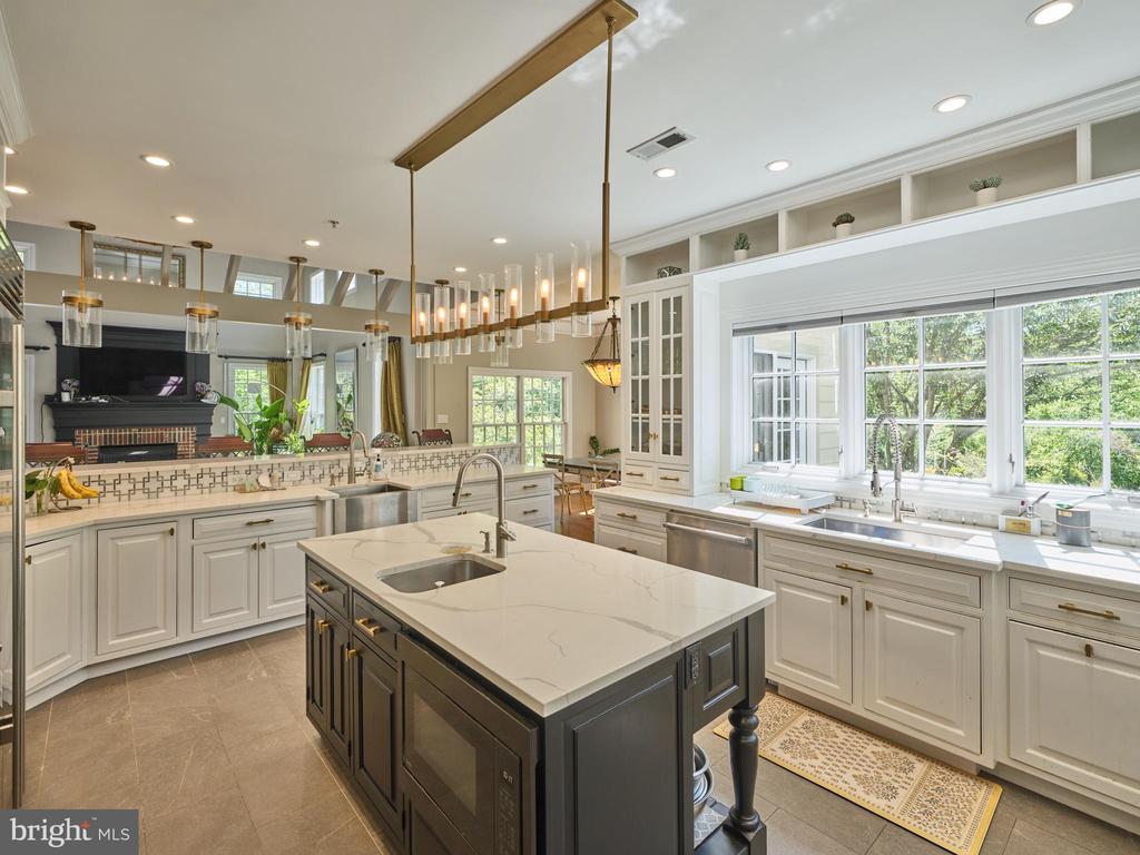 5765 VALLEY STREAM DRIVE