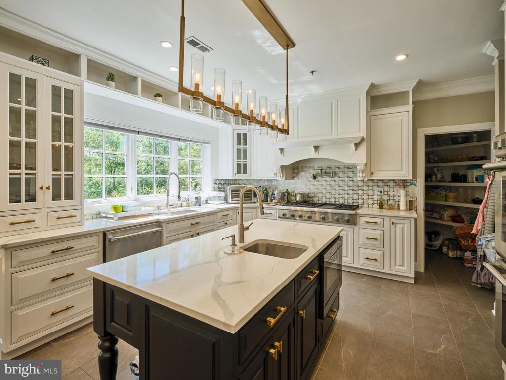 5765 VALLEY STREAM DRIVE